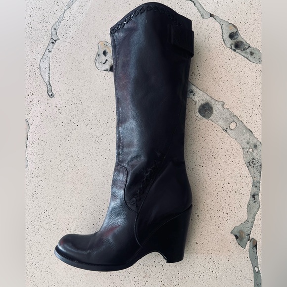 NWOT gorgeous soft leather boots - Picture 1 of 9